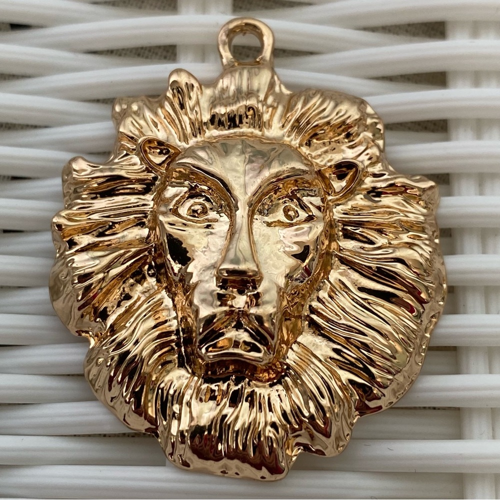 Set of 7 Gold Metal Lion Head Jewelry Bead Pendants